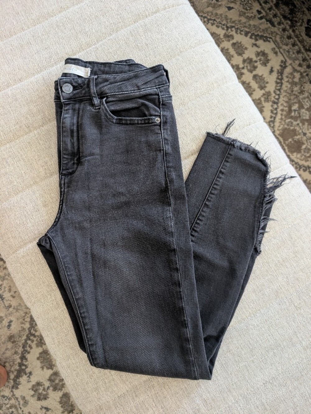 HIDDEN Black Cropped Denim | Size 28